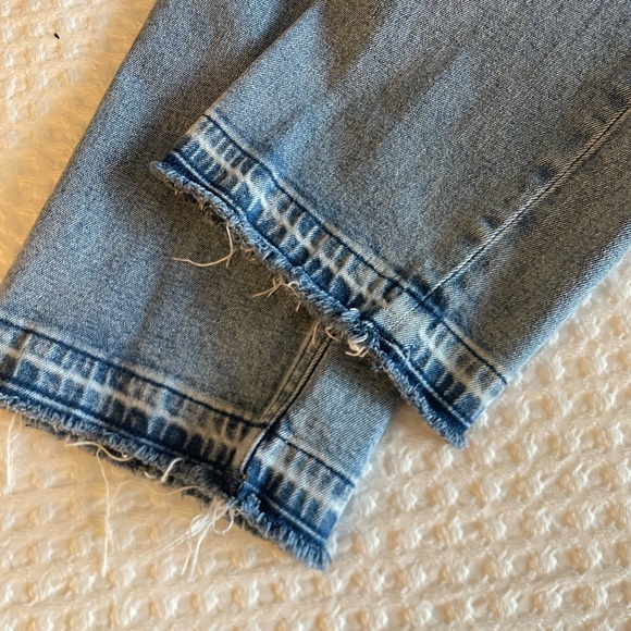 Abercrombie & Fitch Light Blue Straight Leg Jeans. - Picture 6 of 6